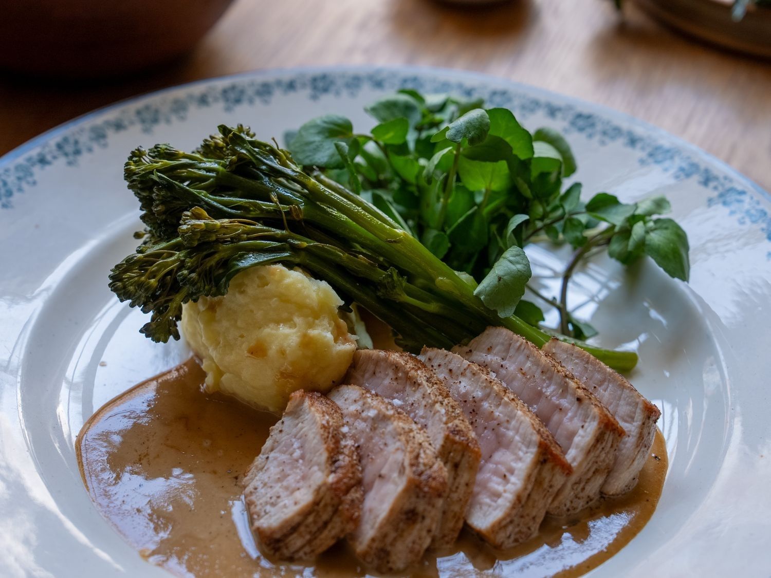 Kalfsoester met looksaus